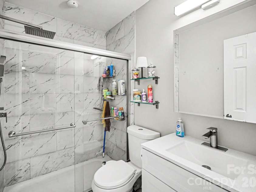 5909 Cougar Lane, Charlotte, NC 28269.  MLS# CAR4376540, YatesRealty ID 19418. 