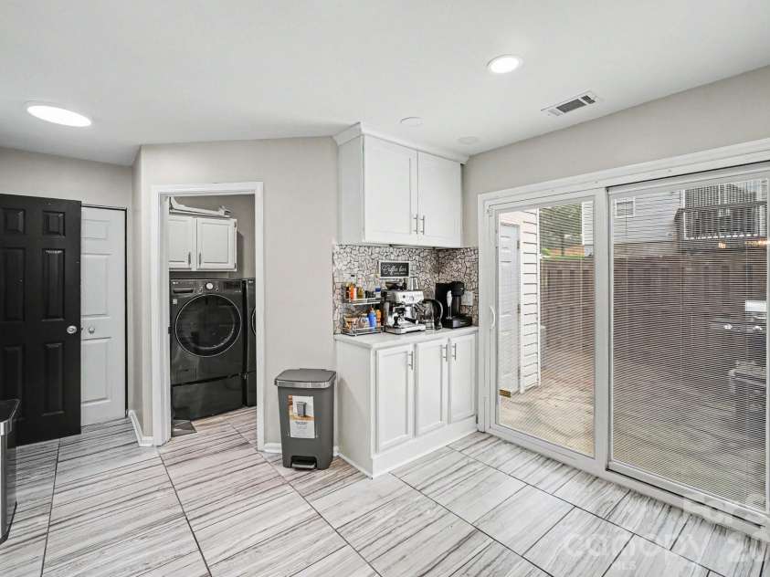 5909 Cougar Lane, Charlotte, NC 28269.  MLS# CAR4376540, YatesRealty ID 19418. 