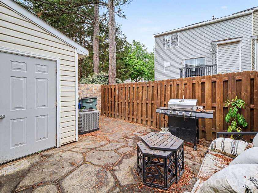 5909 Cougar Lane, Charlotte, NC 28269.  MLS# CAR4376540, YatesRealty ID 19418. 
