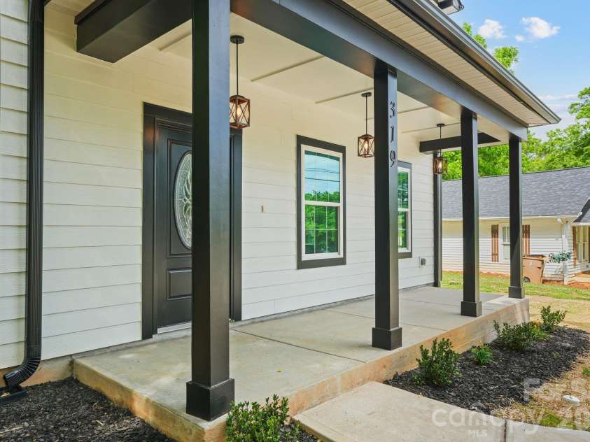 319 Grice Street, Shelby, NC 28150.  MLS# CAR4377750, YatesRealty ID 19419. Front Porch 