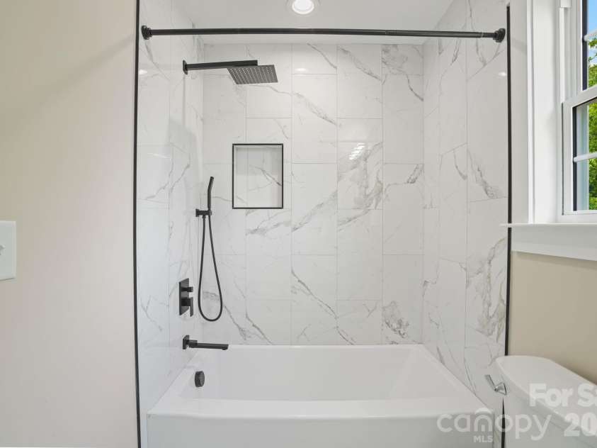 319 Grice Street, Shelby, NC 28150.  MLS# CAR4377750, YatesRealty ID 19419. Upstairs Full Bathroom