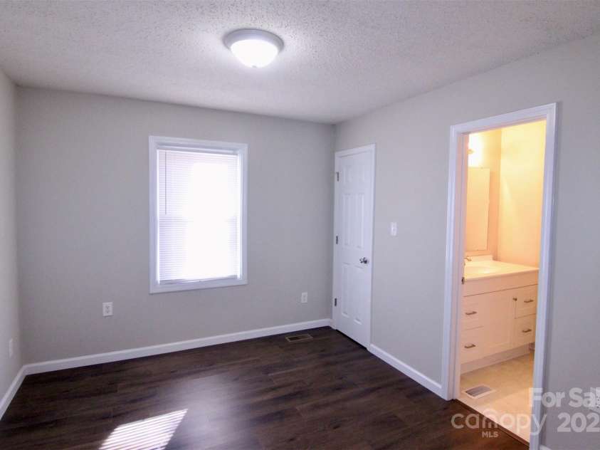602 Glenn Street, Gastonia, NC 28052.  MLS# CAR4185638, YatesRealty ID 1942. 