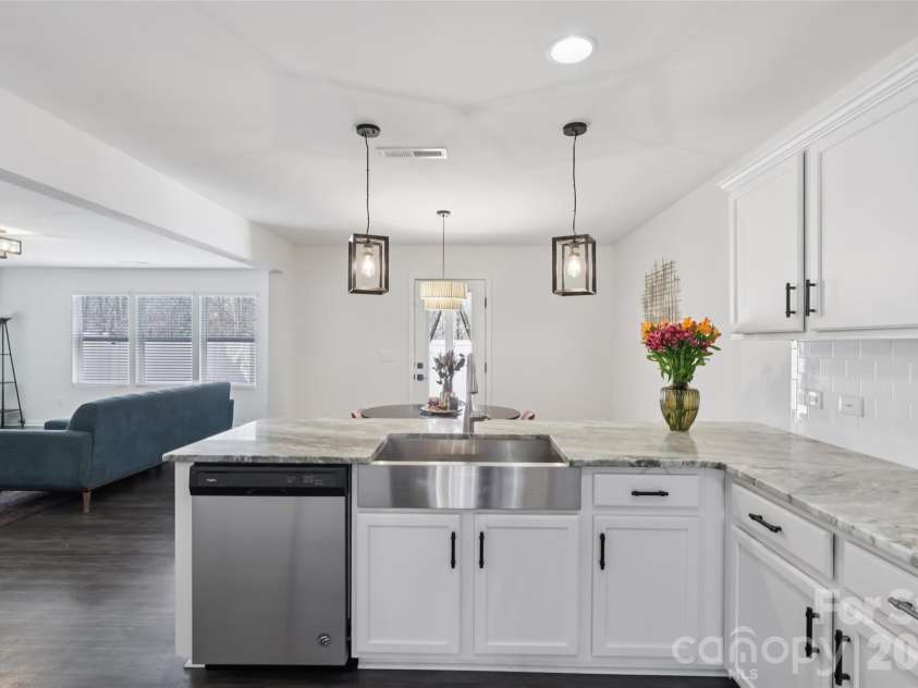 826 Newfound Hollow Drive, Charlotte, NC 28214.  MLS# CAR4343453, YatesRealty ID 1942. 