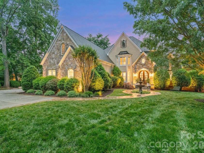 106 Hadley Harbor Court, Mooresville, NC 28117.  MLS# CAR4376034, YatesRealty ID 19420. 