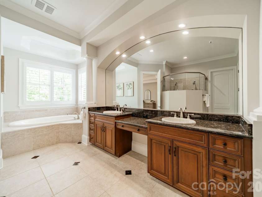 106 Hadley Harbor Court, Mooresville, NC 28117.  MLS# CAR4376034, YatesRealty ID 19420. 