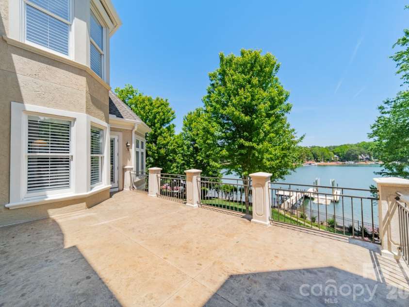 106 Hadley Harbor Court, Mooresville, NC 28117.  MLS# CAR4376034, YatesRealty ID 19420. 