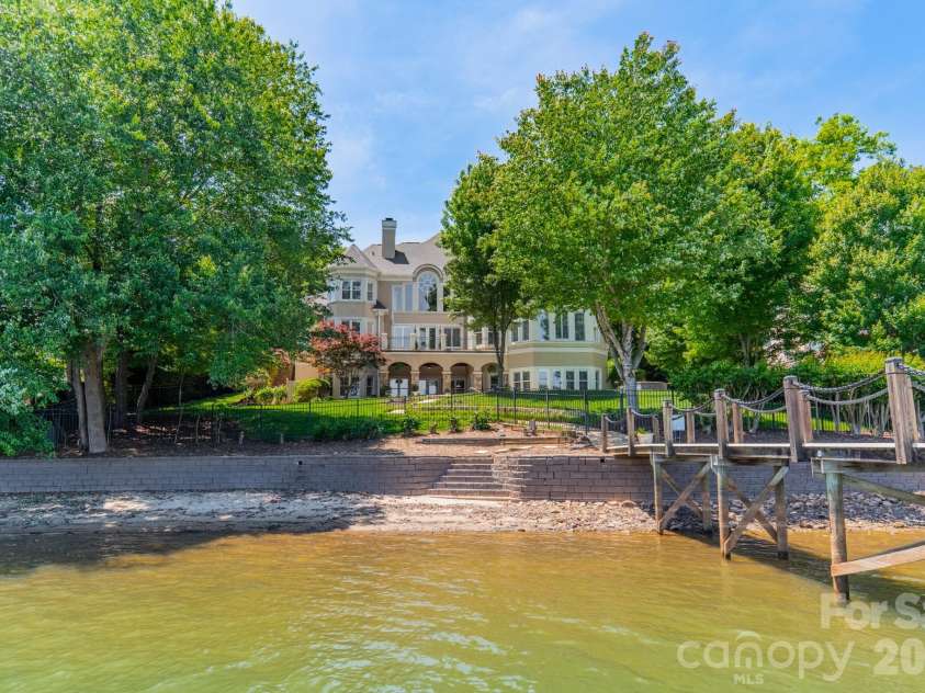 106 Hadley Harbor Court, Mooresville, NC 28117.  MLS# CAR4376034, YatesRealty ID 19420. 