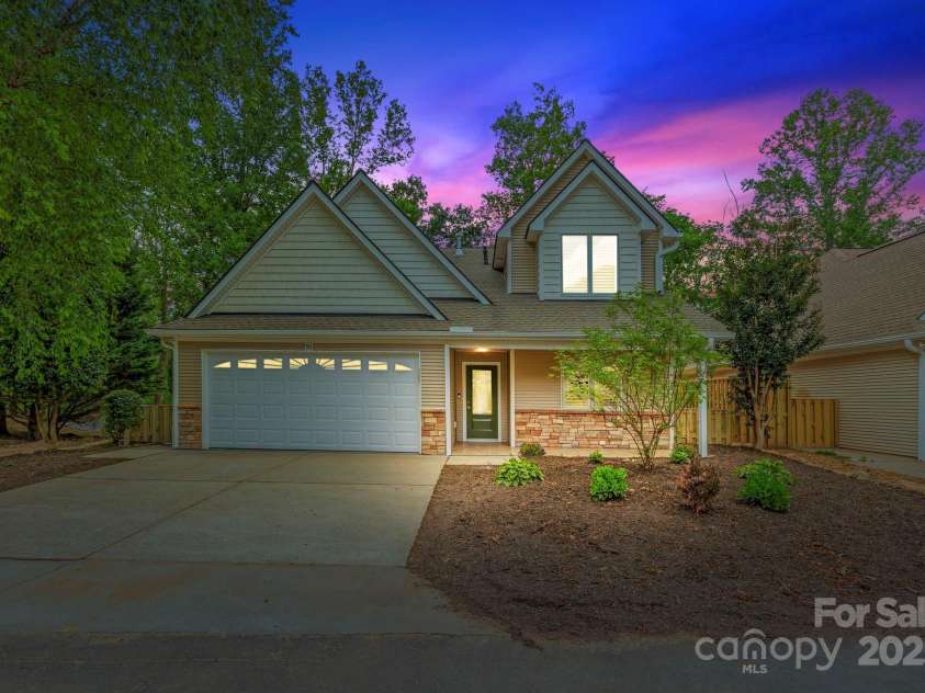 50 Beekeeper Trail, Swannanoa, NC 28778.  MLS# CAR4268124, YatesRealty ID 19420. 