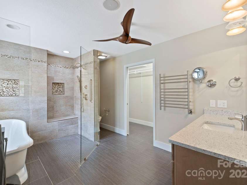 50 Beekeeper Trail, Swannanoa, NC 28778.  MLS# CAR4268124, YatesRealty ID 19420. Primary Bath