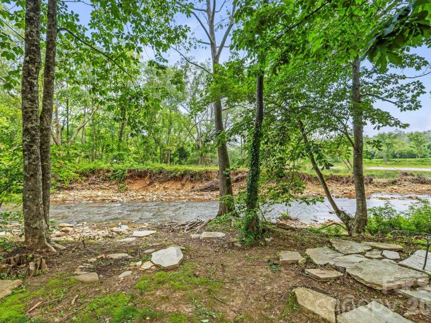 50 Beekeeper Trail, Swannanoa, NC 28778.  MLS# CAR4333186, YatesRealty ID 19420. 