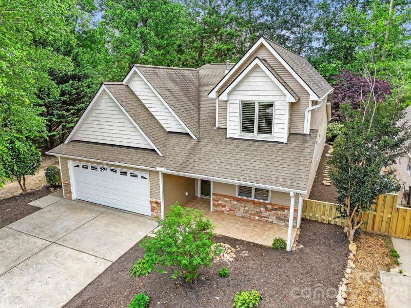 50 Beekeeper Trail, Swannanoa, NC 28778.  MLS# CAR4333186, YatesRealty ID 19420. 