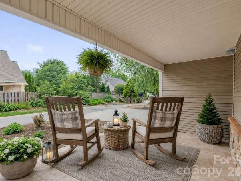 50 Beekeeper Trail, Swannanoa, NC 28778.  MLS# CAR4333186, YatesRealty ID 19420. 