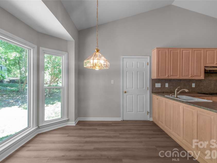 10713 Ridge Acres Road, Charlotte, NC 28214.  MLS# CAR4360021, YatesRealty ID 19421. 