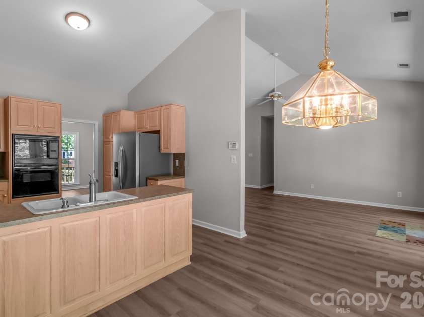 10713 Ridge Acres Road, Charlotte, NC 28214.  MLS# CAR4360021, YatesRealty ID 19421. 