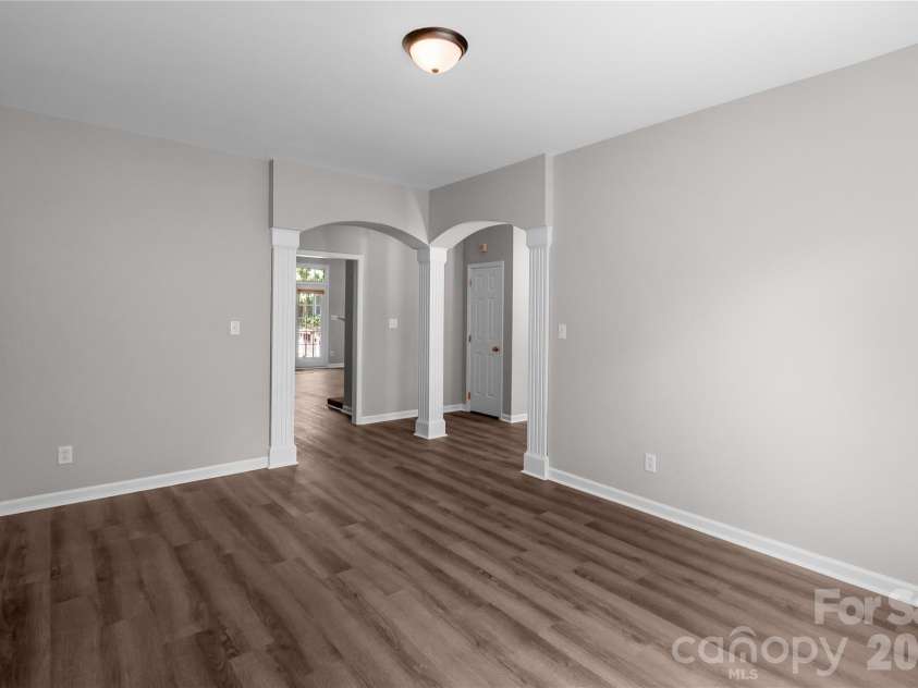 10713 Ridge Acres Road, Charlotte, NC 28214.  MLS# CAR4360021, YatesRealty ID 19421. 