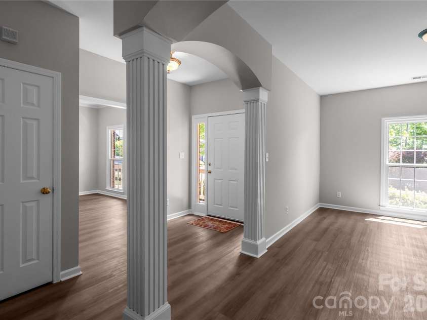 10713 Ridge Acres Road, Charlotte, NC 28214.  MLS# CAR4360021, YatesRealty ID 19421. 