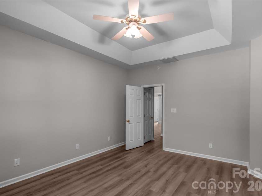 10713 Ridge Acres Road, Charlotte, NC 28214.  MLS# CAR4360021, YatesRealty ID 19421. 