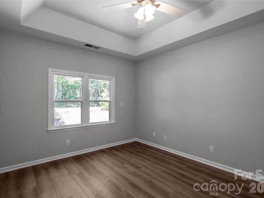 10713 Ridge Acres Road, Charlotte, NC 28214.  MLS# CAR4360021, YatesRealty ID 19421. 