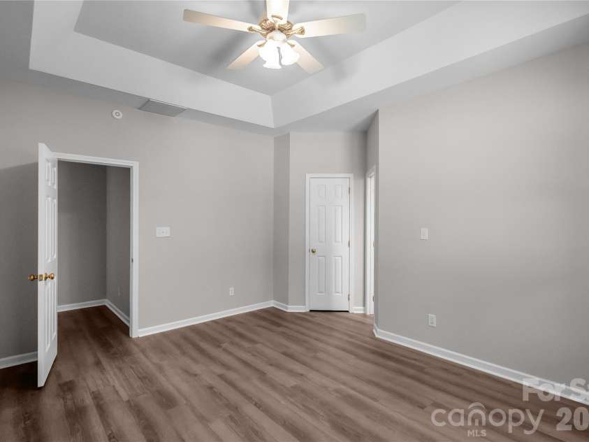 10713 Ridge Acres Road, Charlotte, NC 28214.  MLS# CAR4360021, YatesRealty ID 19421. 
