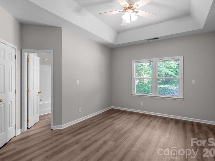 10713 Ridge Acres Road, Charlotte, NC 28214.  MLS# CAR4360021, YatesRealty ID 19421. 