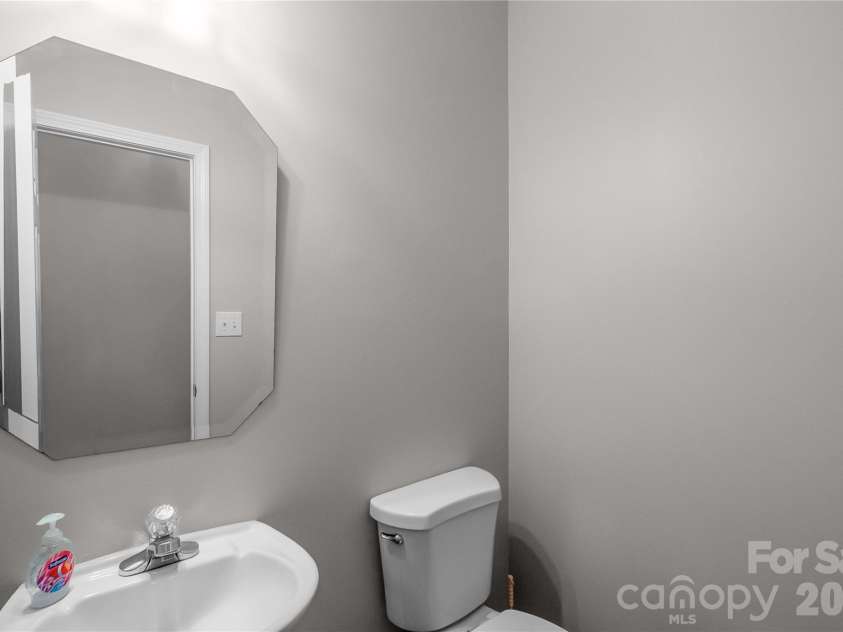 10713 Ridge Acres Road, Charlotte, NC 28214.  MLS# CAR4360021, YatesRealty ID 19421. 