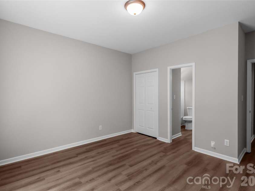10713 Ridge Acres Road, Charlotte, NC 28214.  MLS# CAR4360021, YatesRealty ID 19421. 