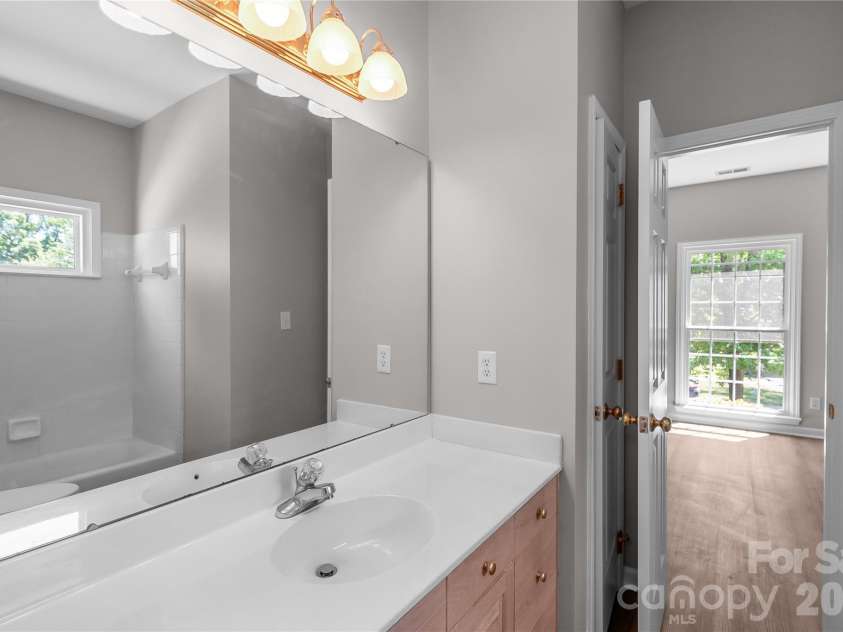 10713 Ridge Acres Road, Charlotte, NC 28214.  MLS# CAR4360021, YatesRealty ID 19421. 