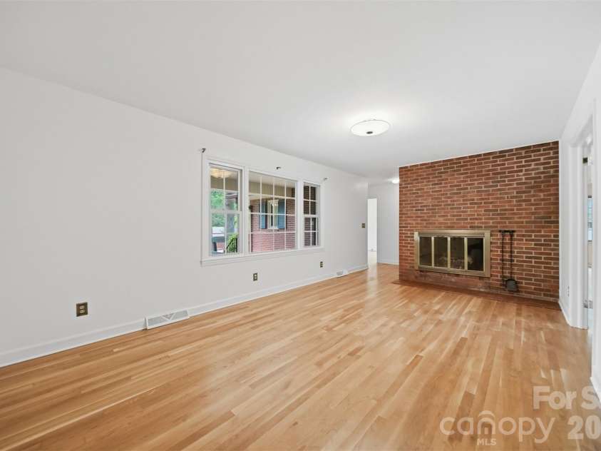 105 Ann Street, Morganton, NC 28655.  MLS# CAR4371438, YatesRealty ID 19422. 
