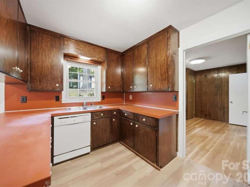 105 Ann Street, Morganton, NC 28655.  MLS# CAR4371438, YatesRealty ID 19422. 