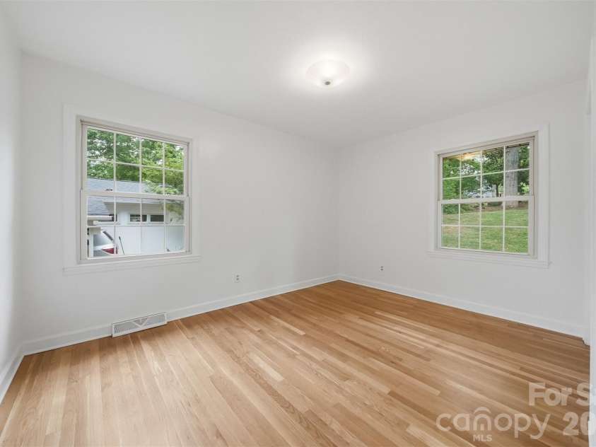 105 Ann Street, Morganton, NC 28655.  MLS# CAR4371438, YatesRealty ID 19422. 