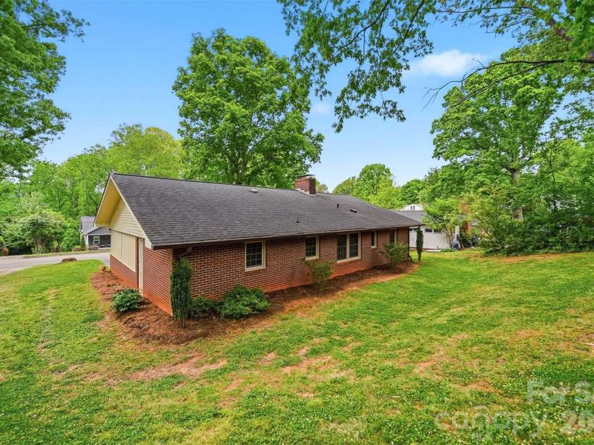 105 Ann Street, Morganton, NC 28655.  MLS# CAR4371438, YatesRealty ID 19422. 