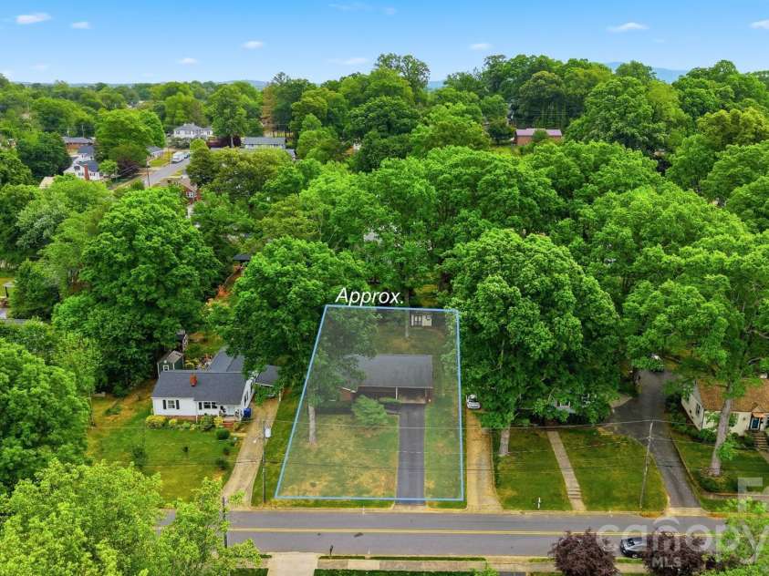 105 Ann Street, Morganton, NC 28655.  MLS# CAR4371438, YatesRealty ID 19422. 