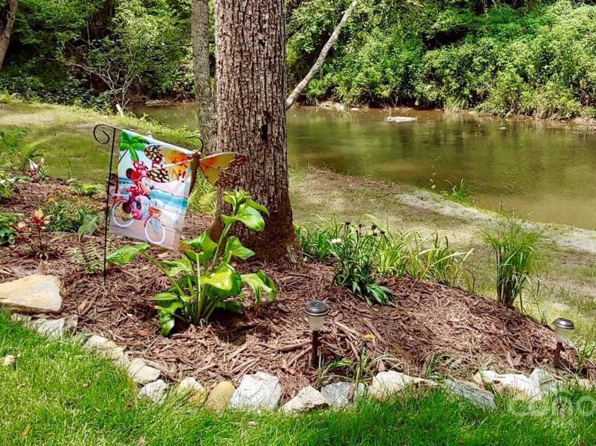 5688 Winding River Road, Lenoir, NC 28645.  MLS# CAR4258308, YatesRealty ID 19424. 