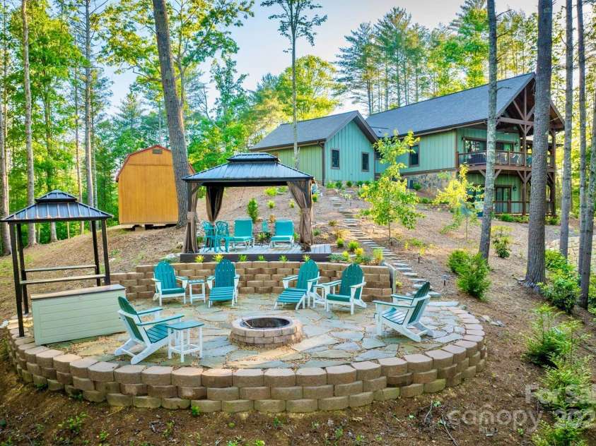 5688 Winding River Road, Lenoir, NC 28645.  MLS# CAR4258308, YatesRealty ID 19424. 