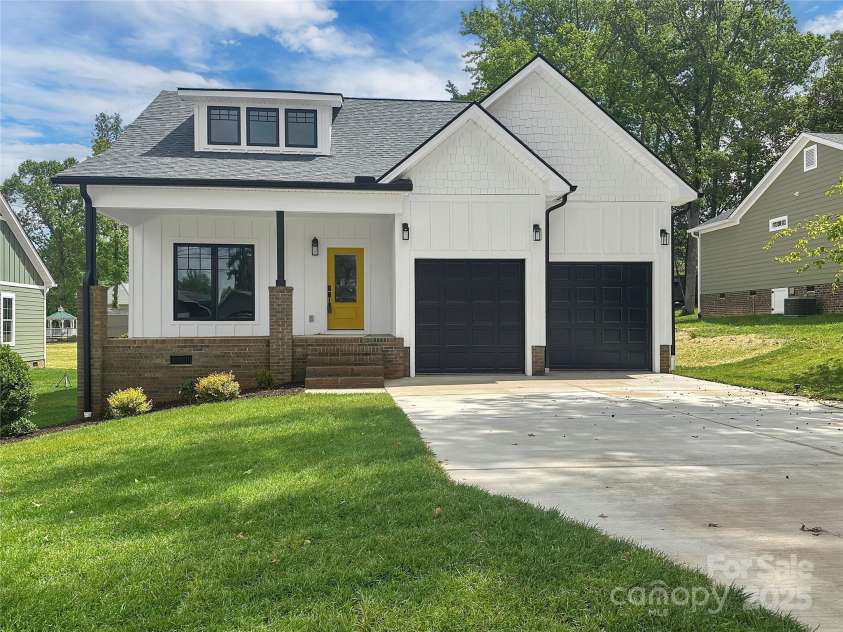 420 Fulton Drive, Kings Mountain, NC 28086.  MLS# CAR4251242, YatesRealty ID 19425. 