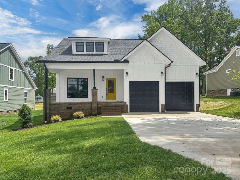 420 Fulton Drive, Kings Mountain, NC 28086.  MLS# CAR4251242, YatesRealty ID 19425. 