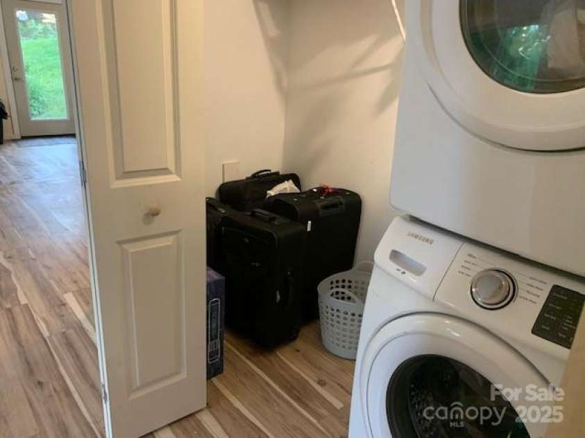 107 ROBLEIGH Drive, Hendersonville, NC 28739.  MLS# CAR4266575, YatesRealty ID 19426. WOW, CAN NOT DUPLICATE THIS HOME