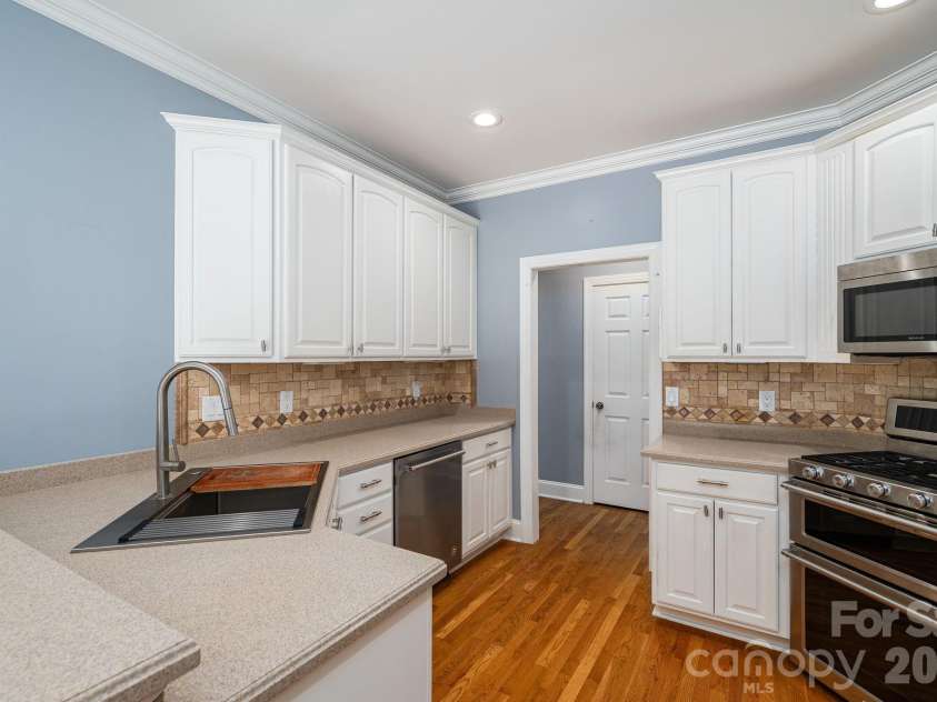 122 Maple View Drive, Troutman, NC 28166.  MLS# CAR4378569, YatesRealty ID 19426. 