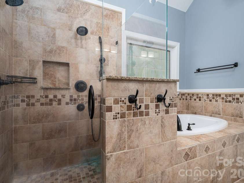 122 Maple View Drive, Troutman, NC 28166.  MLS# CAR4378569, YatesRealty ID 19426. Primary bathroom