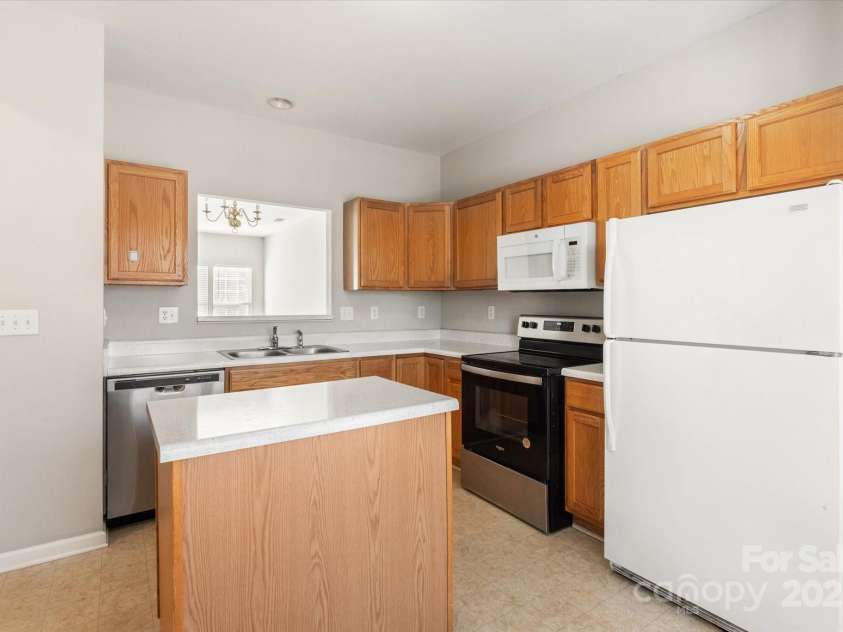 8177 Millwright Lane, Charlotte, NC 28277.  MLS# CAR4251403, YatesRealty ID 19427. 