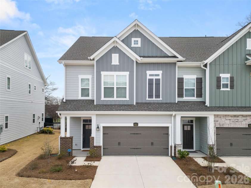9021 Charles Francis Lane, Cornelius, NC 28031.  MLS# CAR4377901, YatesRealty ID 19428. 