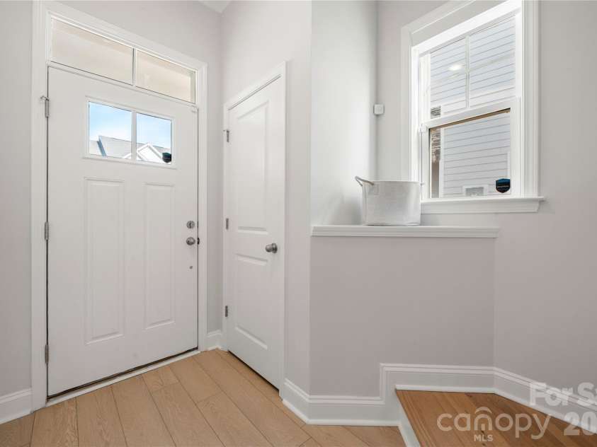 9021 Charles Francis Lane, Cornelius, NC 28031.  MLS# CAR4377901, YatesRealty ID 19428. 