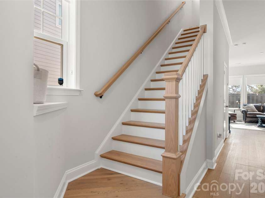 9021 Charles Francis Lane, Cornelius, NC 28031.  MLS# CAR4377901, YatesRealty ID 19428. 