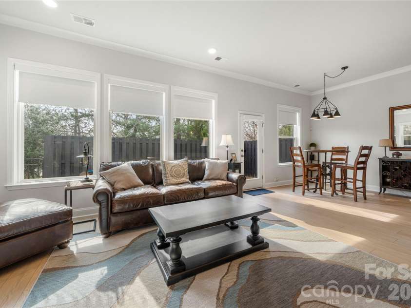 9021 Charles Francis Lane, Cornelius, NC 28031.  MLS# CAR4377901, YatesRealty ID 19428. 