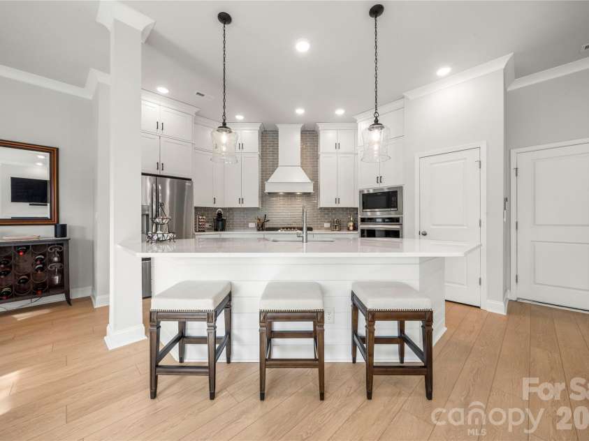 9021 Charles Francis Lane, Cornelius, NC 28031.  MLS# CAR4377901, YatesRealty ID 19428. 