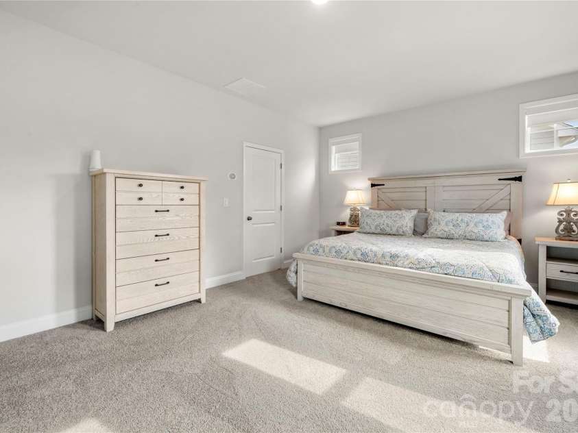 9021 Charles Francis Lane, Cornelius, NC 28031.  MLS# CAR4377901, YatesRealty ID 19428. 