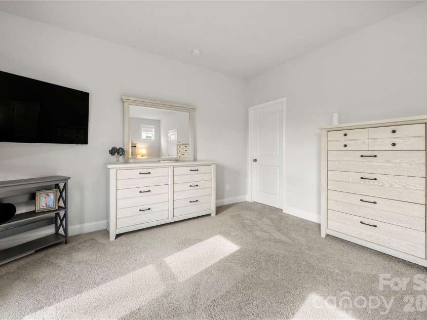 9021 Charles Francis Lane, Cornelius, NC 28031.  MLS# CAR4377901, YatesRealty ID 19428. 