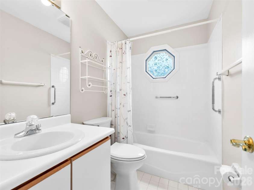 29 Tisha Lane, Hendersonville, NC 28739.  MLS# CAR4378450, YatesRealty ID 19429. Bathroom 3