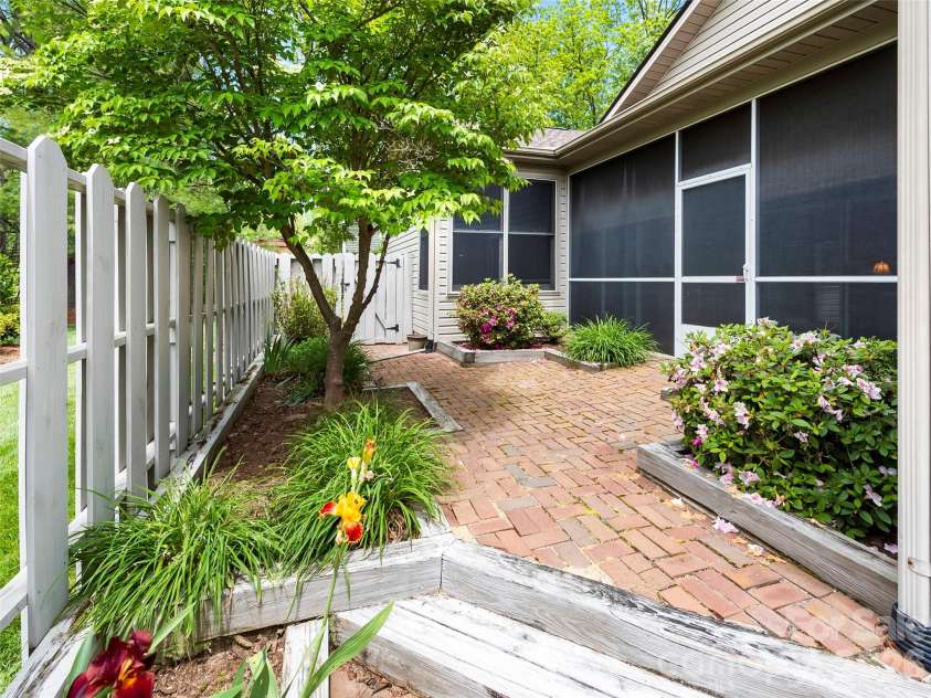 29 Tisha Lane, Hendersonville, NC 28739.  MLS# CAR4378450, YatesRealty ID 19429. Courtyard