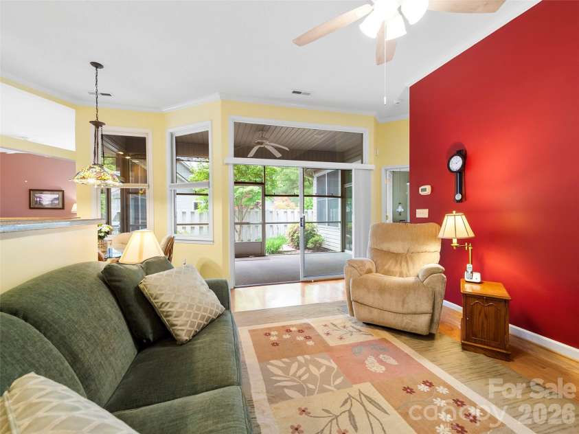 29 Tisha Lane, Hendersonville, NC 28739.  MLS# CAR4378450, YatesRealty ID 19429. Den